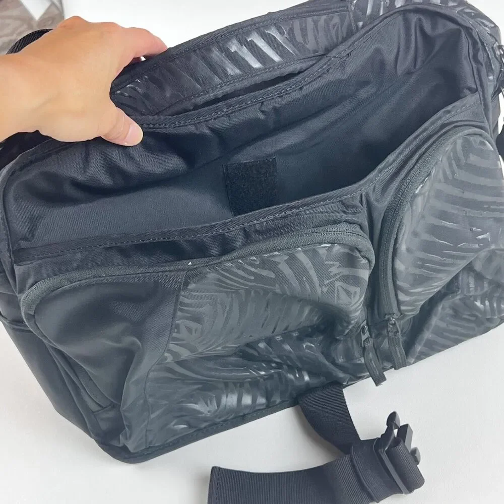 Volcom Messenger Bag Laptop Computer Corporate Black 2 Padded Sleeves Top Handle